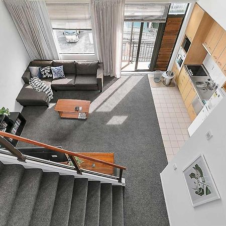 Roomy High-Ceiling Loft Apartment - Free Parking! Оукланд Екстериор снимка