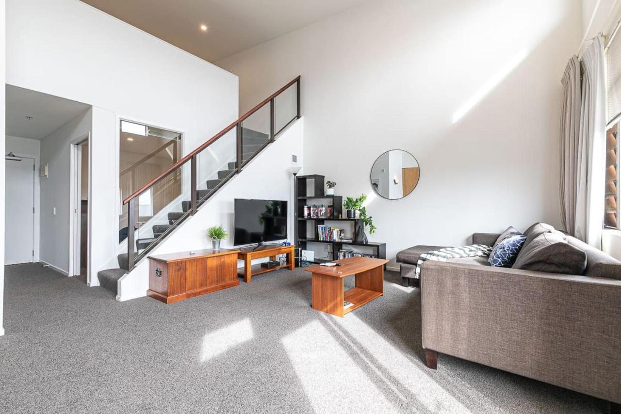 Roomy High-Ceiling Loft Apartment - Free Parking! Оукланд Екстериор снимка