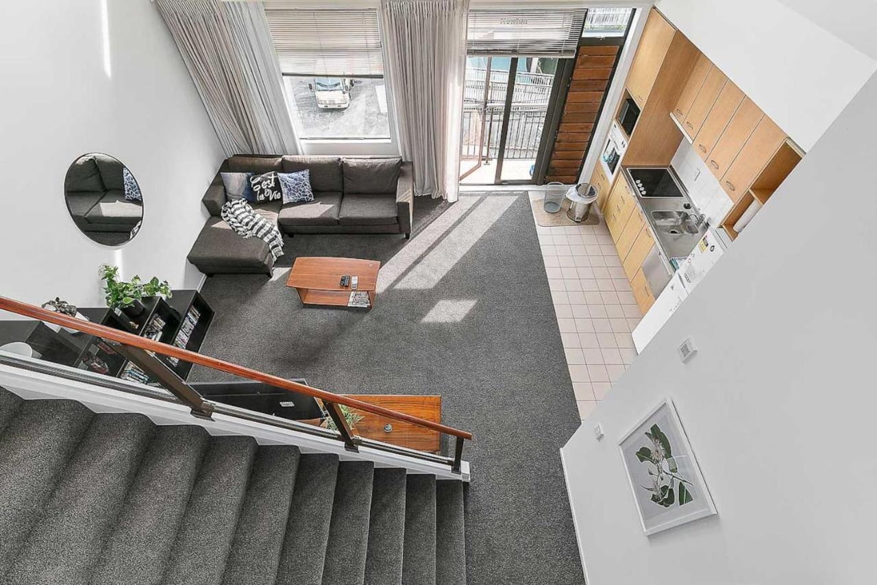 Roomy High-Ceiling Loft Apartment - Free Parking! Оукланд Екстериор снимка