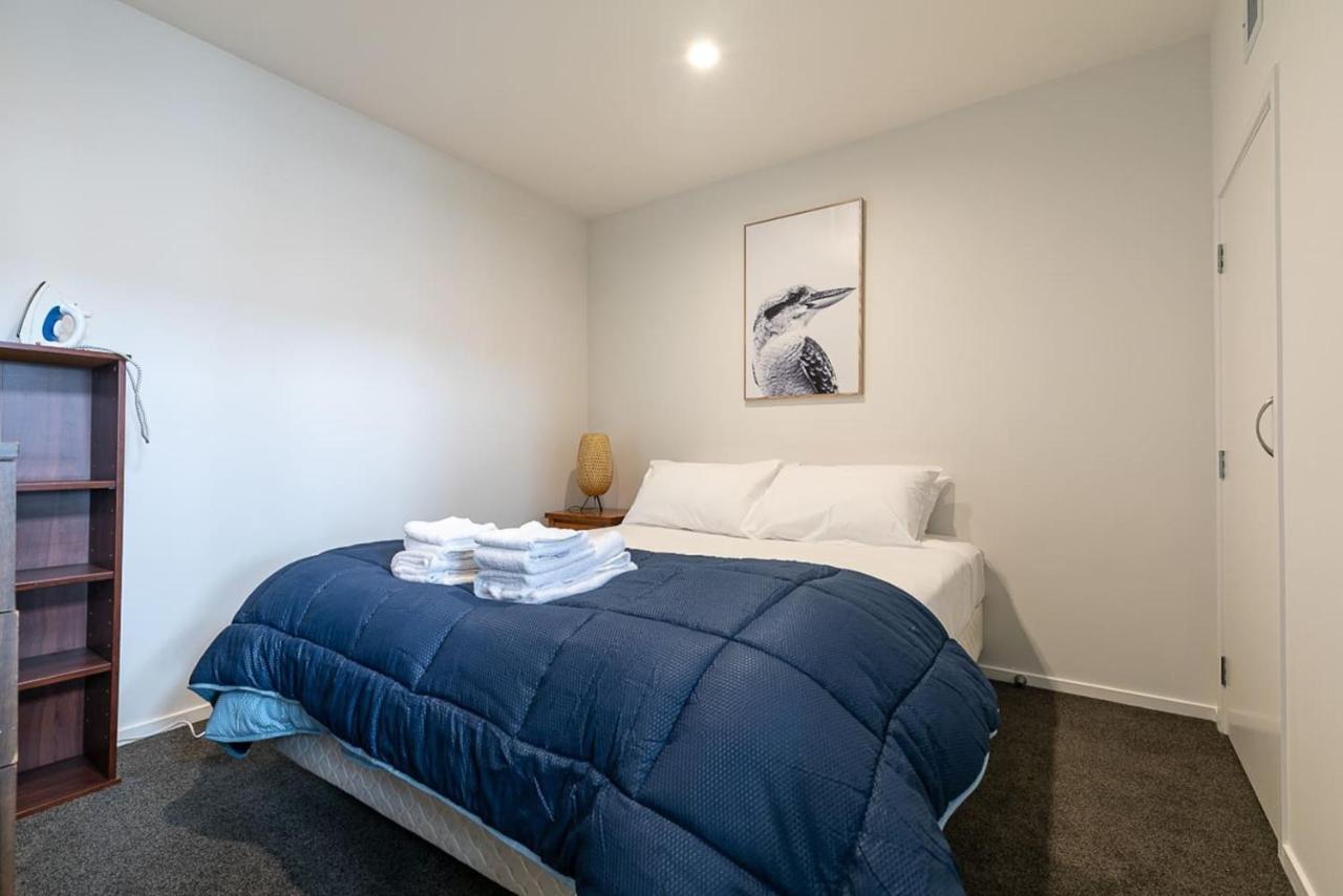 Roomy High-Ceiling Loft Apartment - Free Parking! Оукланд Екстериор снимка